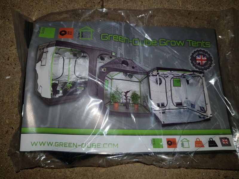 Green-Qube Roof-Qube unboxing and erection