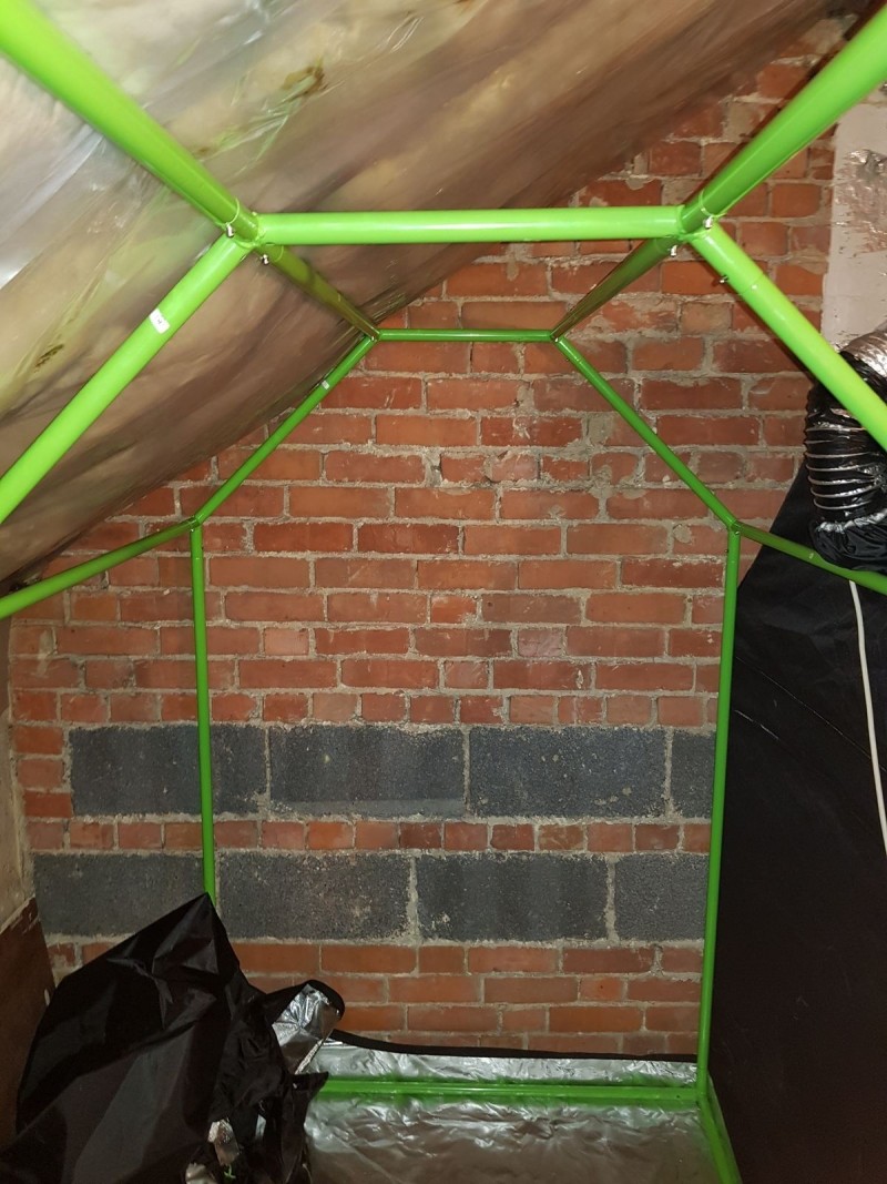 Green-Qube Roof-Qube unboxing and erection