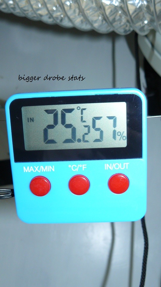 drobes 16 12 21 014